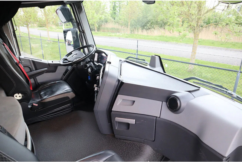 Kravas automašīna pašizgāzējs Renault C520 | 8X4 | RETARDER | BIG AXLES | 154.000 KM | EURO 6: foto 16