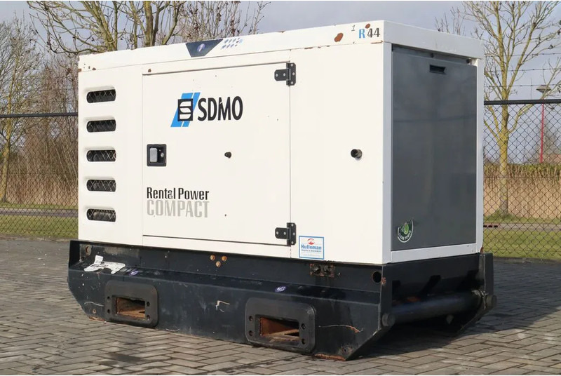 SDMO R44C3 | 44 KVA | GOOD WORKING - Elektroģenerators: foto 2 SDMO R44C3 | 44 KVA | GOOD WORKING - Elektroģenerators: foto 2
