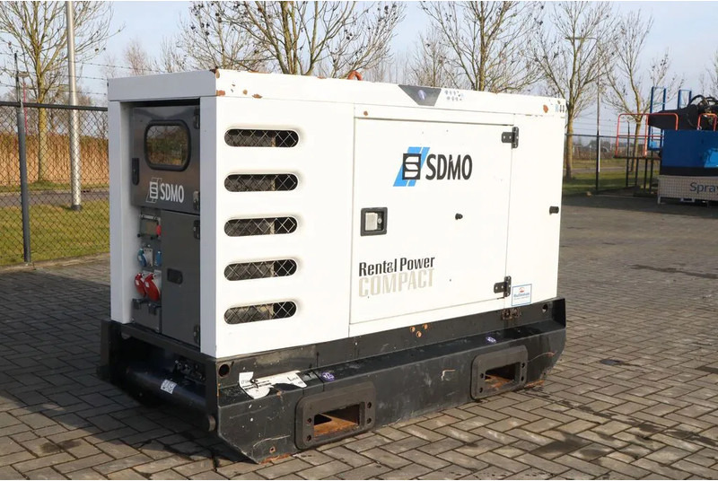 SDMO R44C3 | 44 KVA | GOOD WORKING - Elektroģenerators: foto 3 SDMO R44C3 | 44 KVA | GOOD WORKING - Elektroģenerators: foto 3