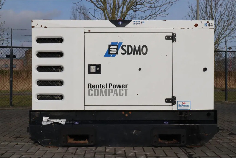 SDMO R44C3 | 44 KVA | GOOD WORKING - Elektroģenerators: foto 1 SDMO R44C3 | 44 KVA | GOOD WORKING - Elektroģenerators: foto 1