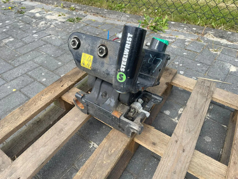 STEELWRIST TCX S30 - 180 MEC | TILT COUPLER | TILTING COUPLER | NEW / UNUSED - Tiltrotators - Celtniecības tehnika: foto 1 STEELWRIST TCX S30 - 180 MEC | TILT COUPLER | TILTING COUPLER | NEW / UNUSED - Tiltrotators - Celtniecības tehnika: foto 1