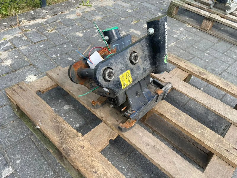STEELWRIST TCX S30 - 180 MEC | TILT COUPLER | TILTING COUPLER | NEW / UNUSED - Tiltrotators - Celtniecības tehnika: foto 3 STEELWRIST TCX S30 - 180 MEC | TILT COUPLER | TILTING COUPLER | NEW / UNUSED - Tiltrotators - Celtniecības tehnika: foto 3