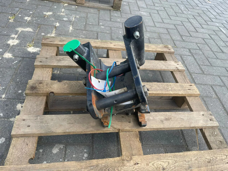STEELWRIST TCX S30 - 180 MEC | TILT COUPLER | TILTING COUPLER | NEW / UNUSED - Tiltrotators - Celtniecības tehnika: foto 5 STEELWRIST TCX S30 - 180 MEC | TILT COUPLER | TILTING COUPLER | NEW / UNUSED - Tiltrotators - Celtniecības tehnika: foto 5