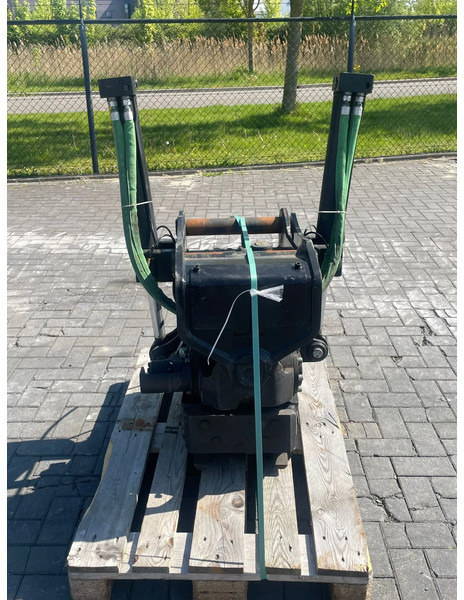 STEELWRIST X18 SQ60-5 | S60 | OILQUICK SYSTEM | CLS - Tiltrotators - Celtniecības tehnika: foto 2 STEELWRIST X18 SQ60-5 | S60 | OILQUICK SYSTEM | CLS - Tiltrotators - Celtniecības tehnika: foto 2