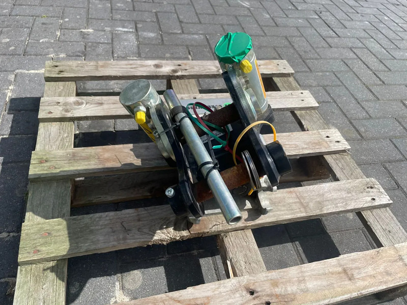 Sanderson STEELWRIST TMX S30 -180HA | TILT QUICKCOUPLER | TILTING COUPLER | NEW - Tiltrotators - Celtniecības tehnika: foto 4 Sanderson STEELWRIST TMX S30 -180HA | TILT QUICKCOUPLER | TILTING COUPLER | NEW - Tiltrotators - Celtniecības tehnika: foto 4