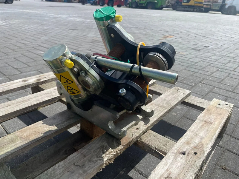 Sanderson STEELWRIST TMX S30 -180HA | TILT QUICKCOUPLER | TILTING COUPLER | NEW - Tiltrotators - Celtniecības tehnika: foto 5 Sanderson STEELWRIST TMX S30 -180HA | TILT QUICKCOUPLER | TILTING COUPLER | NEW - Tiltrotators - Celtniecības tehnika: foto 5