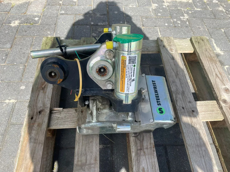 Sanderson STEELWRIST TMX S30 -180HA | TILT QUICKCOUPLER | TILTING COUPLER | NEW - Tiltrotators - Celtniecības tehnika: foto 2 Sanderson STEELWRIST TMX S30 -180HA | TILT QUICKCOUPLER | TILTING COUPLER | NEW - Tiltrotators - Celtniecības tehnika: foto 2