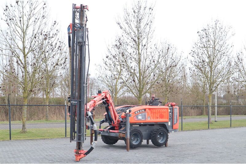 Sandvik COMMANDO DC130 Ri | SURFACE DRILLING RIG | REMOTE - Urbšanas mašīna: foto 2 Sandvik COMMANDO DC130 Ri | SURFACE DRILLING RIG | REMOTE - Urbšanas mašīna: foto 2