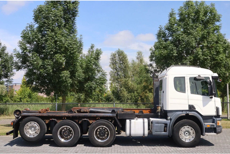 Scania P124-420 | 8X4 | HOOKLIFT | MANUAL | BIG AXLES | EURO 3 - Pacēlājs ar āķi: foto 4 Scania P124-420 | 8X4 | HOOKLIFT | MANUAL | BIG AXLES | EURO 3 - Pacēlājs ar āķi: foto 4