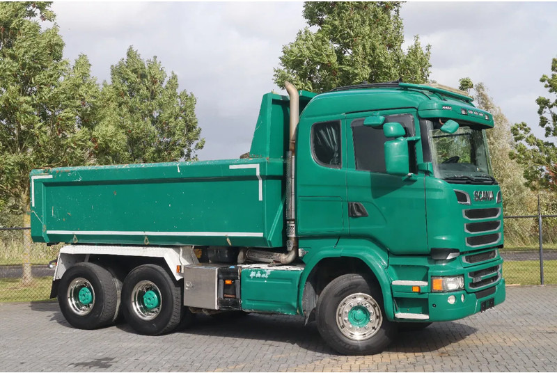 Scania R580 V8 | 6X4 | FULL STEEL | BIG AXLES | RETARDER | EURO 6 - Kravas automašīna pašizgāzējs: foto 3 Scania R580 V8 | 6X4 | FULL STEEL | BIG AXLES | RETARDER | EURO 6 - Kravas automašīna pašizgāzējs: foto 3