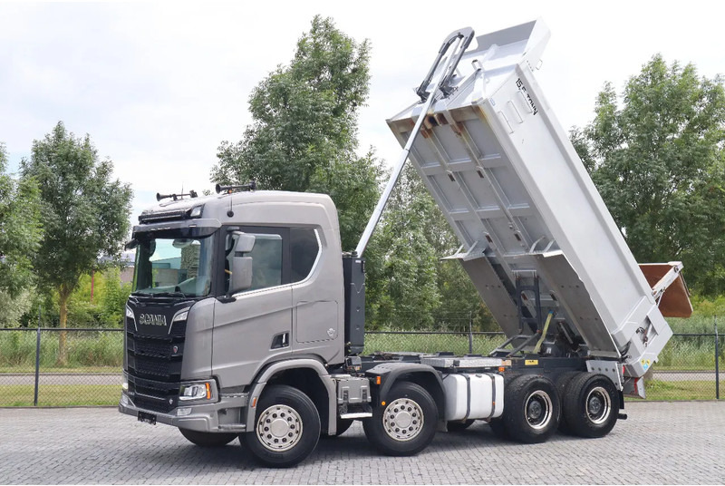 Scania R650 V8 NGS | 8X4 | FULL STEEL | RETARDER | BIG AXLES | EURO 6 - Kravas automašīna pašizgāzējs: foto 1 Scania R650 V8 NGS | 8X4 | FULL STEEL | RETARDER | BIG AXLES | EURO 6 - Kravas automašīna pašizgāzējs: foto 1