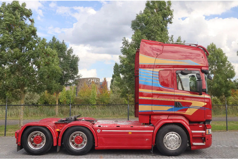 Scania R580 V8 | 6X4 | HYDRAULICS | RETARDER | 85 TON | BIG AXLES | EURO 6 - Vilcējs: foto 4 Scania R580 V8 | 6X4 | HYDRAULICS | RETARDER | 85 TON | BIG AXLES | EURO 6 - Vilcējs: foto 4