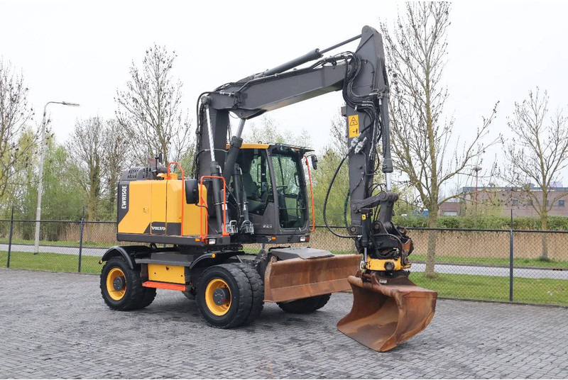 Volvo EWR 150 E | ROTOTILT | BUCKET | TRAILER HYDR - Riteņu ekskavators: foto 5 Volvo EWR 150 E | ROTOTILT | BUCKET | TRAILER HYDR - Riteņu ekskavators: foto 5