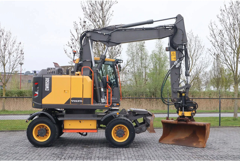 Volvo EWR 150 E | ROTOTILT | BUCKET | TRAILER HYDR - Riteņu ekskavators: foto 4 Volvo EWR 150 E | ROTOTILT | BUCKET | TRAILER HYDR - Riteņu ekskavators: foto 4