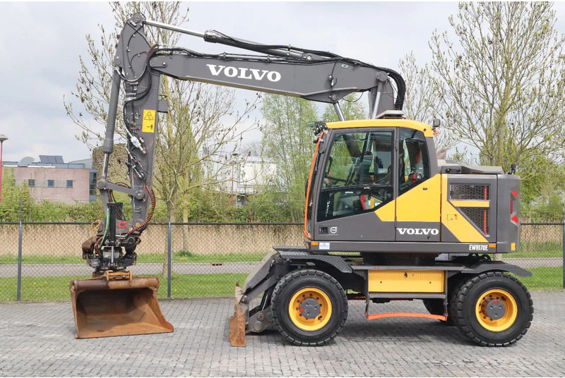 Volvo EWR 170 E | ROTOTILT | BUCKET | DOZERBLADE | TRAILER HYDR - Riteņu ekskavators: foto 1 Volvo EWR 170 E | ROTOTILT | BUCKET | DOZERBLADE | TRAILER HYDR - Riteņu ekskavators: foto 1