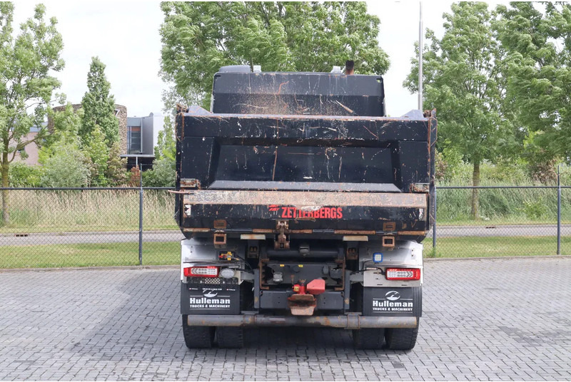 Volvo FH 16.750 | 6X4 | RETARDER | BIG AXLES | EURO 6 - Kravas automašīna pašizgāzējs: foto 5 Volvo FH 16.750 | 6X4 | RETARDER | BIG AXLES | EURO 6 - Kravas automašīna pašizgāzējs: foto 5