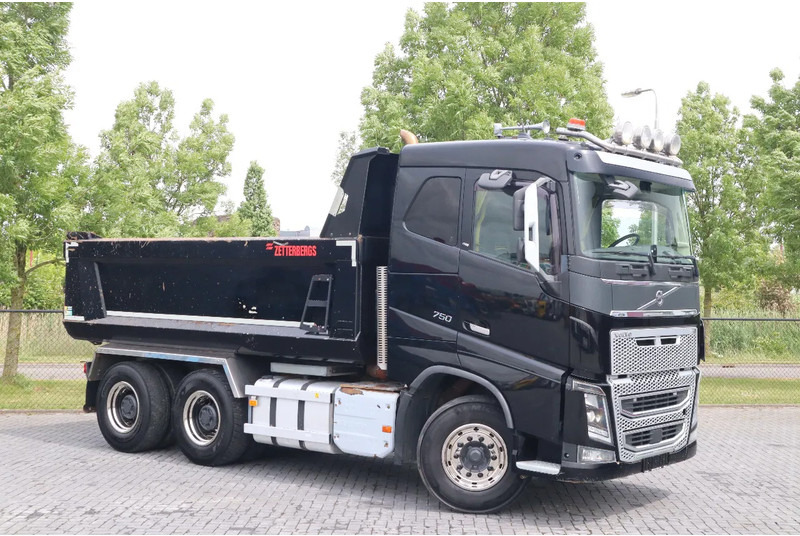 Volvo FH 16.750 | 6X4 | RETARDER | BIG AXLES | EURO 6 - Kravas automašīna pašizgāzējs: foto 3 Volvo FH 16.750 | 6X4 | RETARDER | BIG AXLES | EURO 6 - Kravas automašīna pašizgāzējs: foto 3