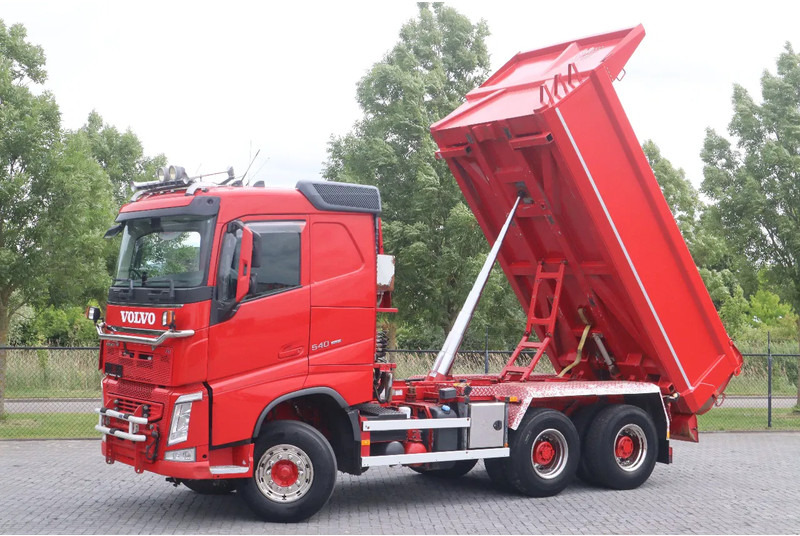 Volvo FH 540 | 6X4 | RETARDER | BIG AXLES | EURO 6 - Kravas automašīna pašizgāzējs: foto 1 Volvo FH 540 | 6X4 | RETARDER | BIG AXLES | EURO 6 - Kravas automašīna pašizgāzējs: foto 1