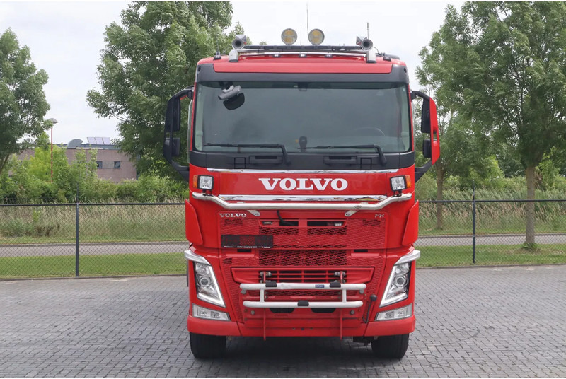 Volvo FH 540 | 6X4 | RETARDER | BIG AXLES | EURO 6 - Kravas automašīna pašizgāzējs: foto 2 Volvo FH 540 | 6X4 | RETARDER | BIG AXLES | EURO 6 - Kravas automašīna pašizgāzējs: foto 2
