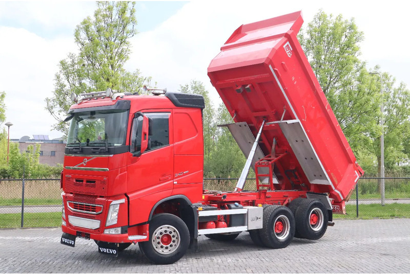 Volvo FH 540 | 6X4 | TANDEMLIFT | BIG AXLES | RETARDER | EURO 6 - Kravas automašīna pašizgāzējs: foto 1 Volvo FH 540 | 6X4 | TANDEMLIFT | BIG AXLES | RETARDER | EURO 6 - Kravas automašīna pašizgāzējs: foto 1