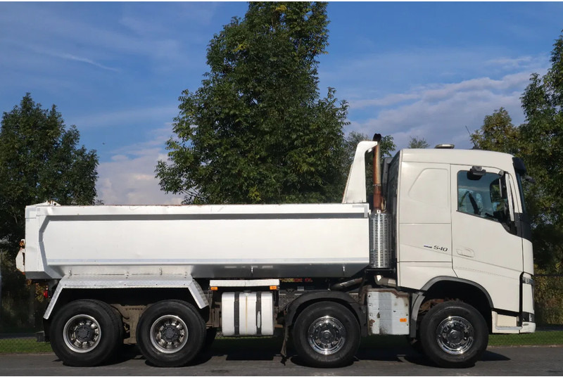 Volvo FH 540 | 8X4 | BIG AXLES | RETARDER | EURO 6 - Kravas automašīna pašizgāzējs: foto 3 Volvo FH 540 | 8X4 | BIG AXLES | RETARDER | EURO 6 - Kravas automašīna pašizgāzējs: foto 3