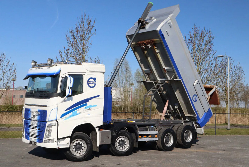 Volvo FH 540 | 8X4 | TANDEMLIFT | RETARDER | BIG AXLES | EURO 6 - Kravas automašīna pašizgāzējs: foto 1 Volvo FH 540 | 8X4 | TANDEMLIFT | RETARDER | BIG AXLES | EURO 6 - Kravas automašīna pašizgāzējs: foto 1
