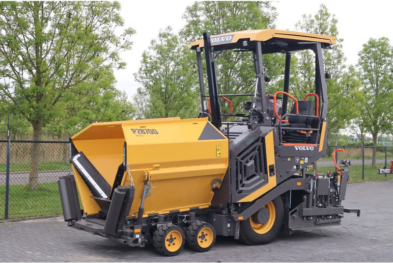 Volvo P2870 D ABG | ASPHALT PAVER | NEW / UNUSED | BOMAG BF300 - Asfalta ieklāšanas tehnika: foto 2 Volvo P2870 D ABG | ASPHALT PAVER | NEW / UNUSED | BOMAG BF300 - Asfalta ieklāšanas tehnika: foto 2