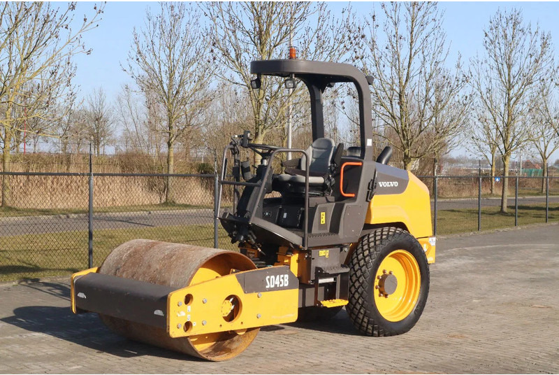 Volvo SD45B | GOOD CONDIITON | LOW HOURS - Ceļu veltnis: foto 2 Volvo SD45B | GOOD CONDIITON | LOW HOURS - Ceļu veltnis: foto 2