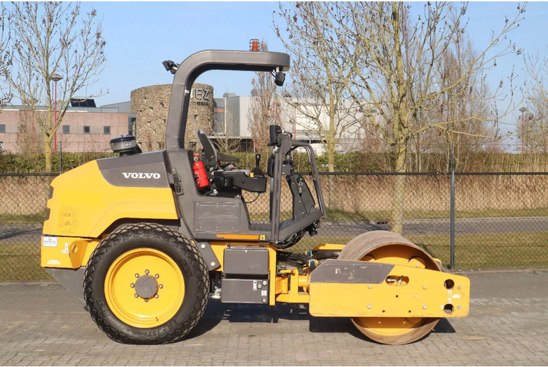 Volvo SD45B | GOOD CONDIITON | LOW HOURS - Veltnis: foto 4 Volvo SD45B | GOOD CONDIITON | LOW HOURS - Veltnis: foto 4