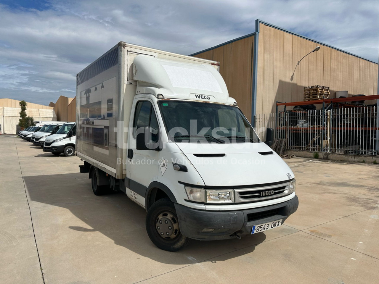 IVECO 35C14 - Furgons ar slēgtā virsbūve: foto 2 IVECO 35C14 - Furgons ar slēgtā virsbūve: foto 2