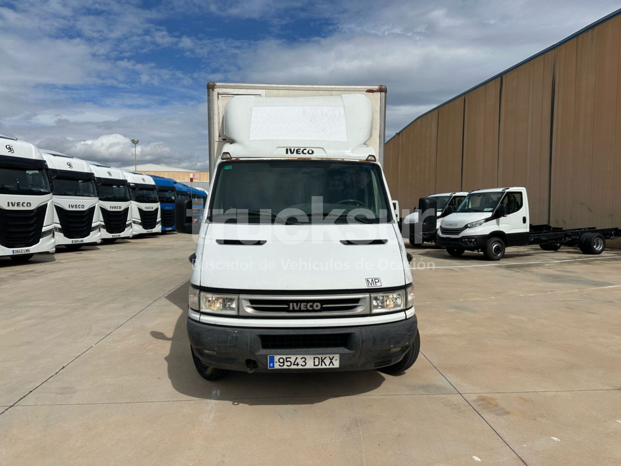 IVECO 35C14 - Furgons ar slēgtā virsbūve: foto 3 IVECO 35C14 - Furgons ar slēgtā virsbūve: foto 3