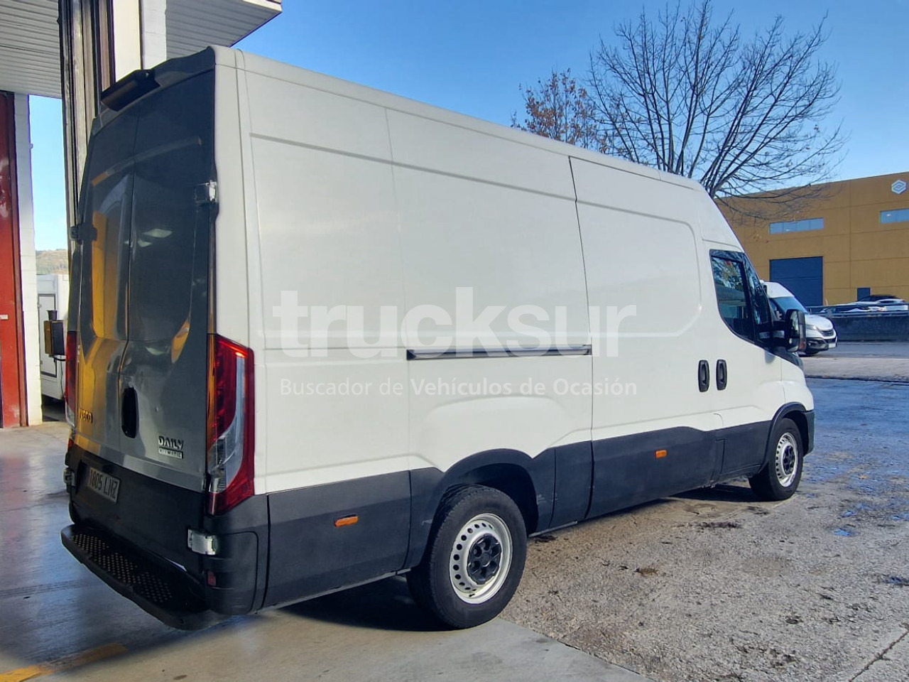 IVECO 35S14 12M3 - Furgons ar slēgtā virsbūve: foto 3 IVECO 35S14 12M3 - Furgons ar slēgtā virsbūve: foto 3