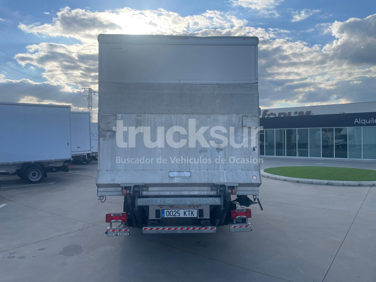 IVECO 72C18 P/E - Kravas automašīna ar slēgto virsbūvi: foto 4 IVECO 72C18 P/E - Kravas automašīna ar slēgto virsbūvi: foto 4