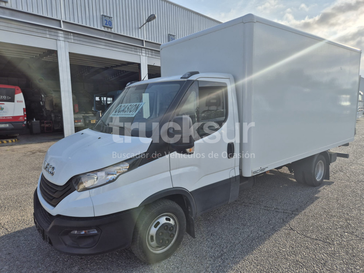 IVECO DAILY 35C16H - Furgons ar slēgtā virsbūve: foto 1 IVECO DAILY 35C16H - Furgons ar slēgtā virsbūve: foto 1