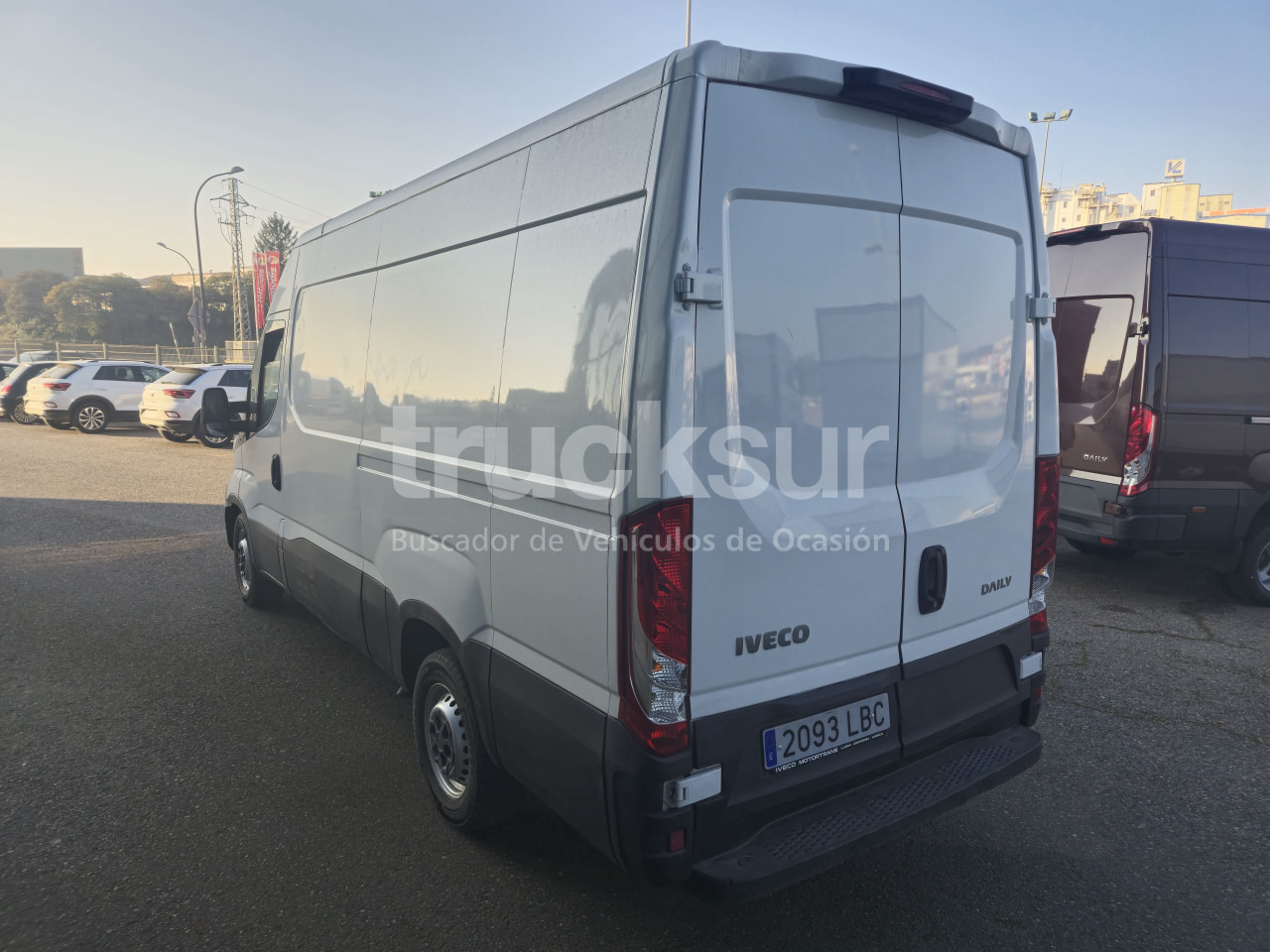 IVECO DAILY 35S16V 12M3 - Furgons ar slēgtā virsbūve: foto 4 IVECO DAILY 35S16V 12M3 - Furgons ar slēgtā virsbūve: foto 4