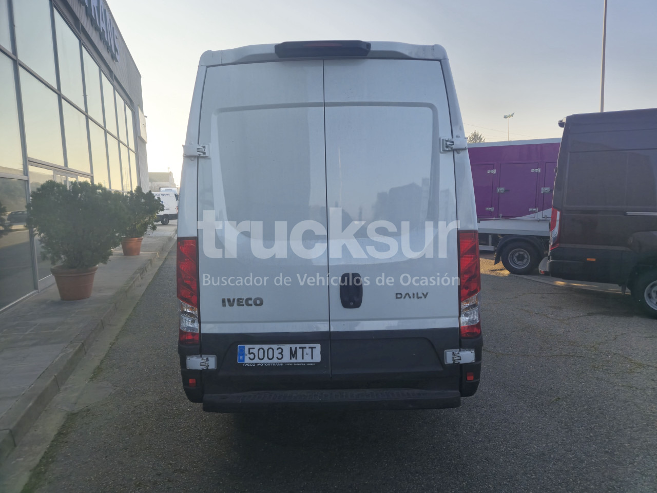 IVECO DAILY 35S16V 12M3 - Furgons ar slēgtā virsbūve: foto 5 IVECO DAILY 35S16V 12M3 - Furgons ar slēgtā virsbūve: foto 5