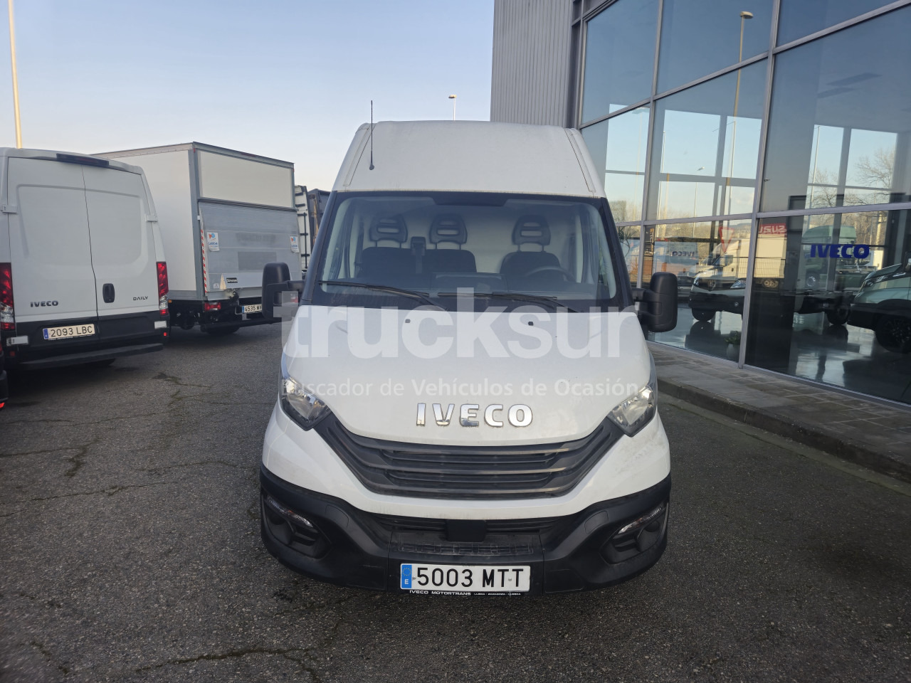 IVECO DAILY 35S16V 12M3 - Furgons ar slēgtā virsbūve: foto 2 IVECO DAILY 35S16V 12M3 - Furgons ar slēgtā virsbūve: foto 2