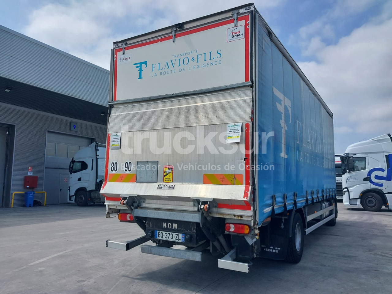 IVECO EUROCARGO ML160-250 - Kravas automašīna ar tentu: foto 3 IVECO EUROCARGO ML160-250 - Kravas automašīna ar tentu: foto 3