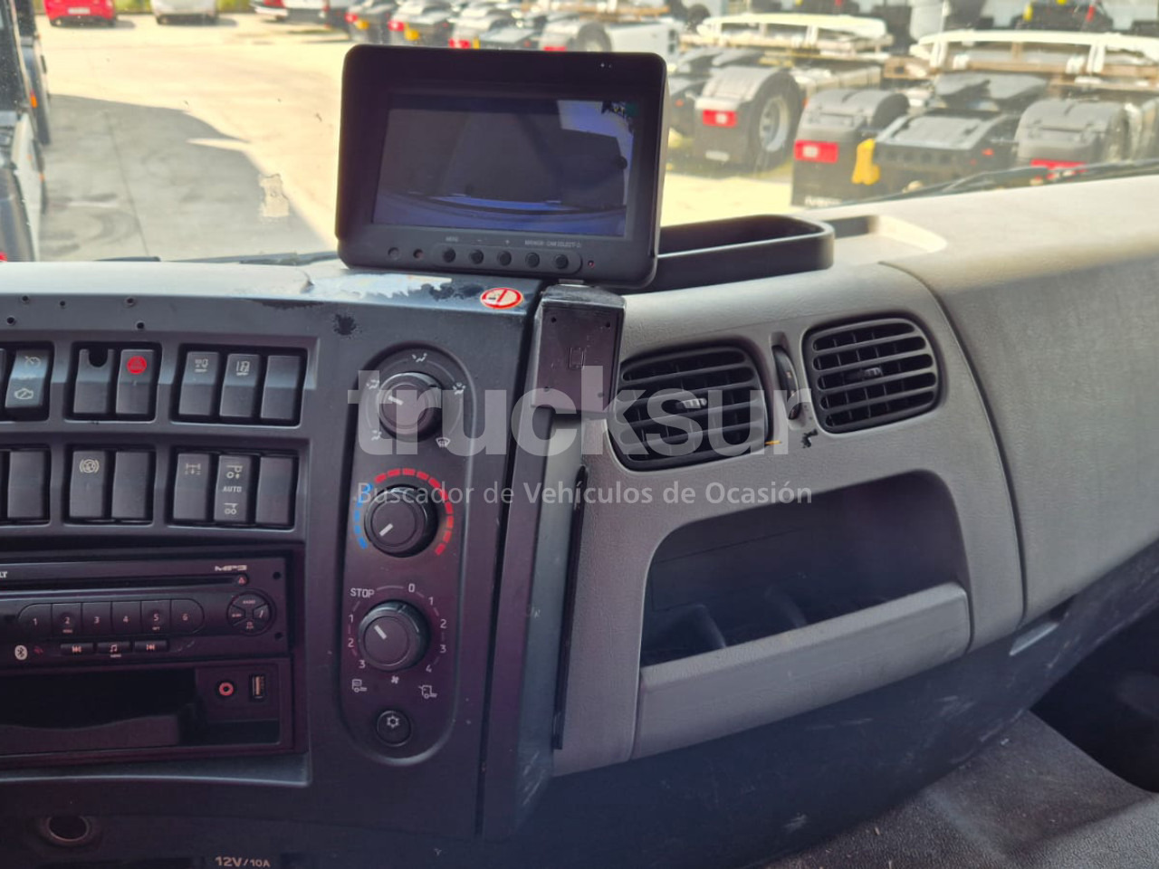 RENAULT D320.26 - Kravas automašīna ar tentu: foto 4 RENAULT D320.26 - Kravas automašīna ar tentu: foto 4