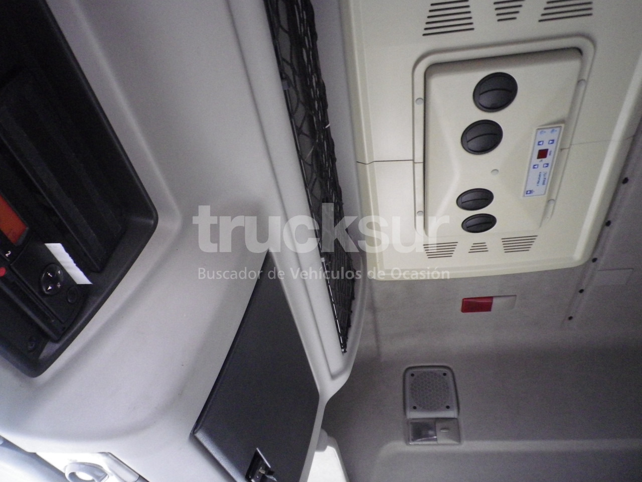 RENAULT PREMIUM 370 DXI REMOLCADOR līzingu RENAULT PREMIUM 370 DXI REMOLCADOR: foto 17