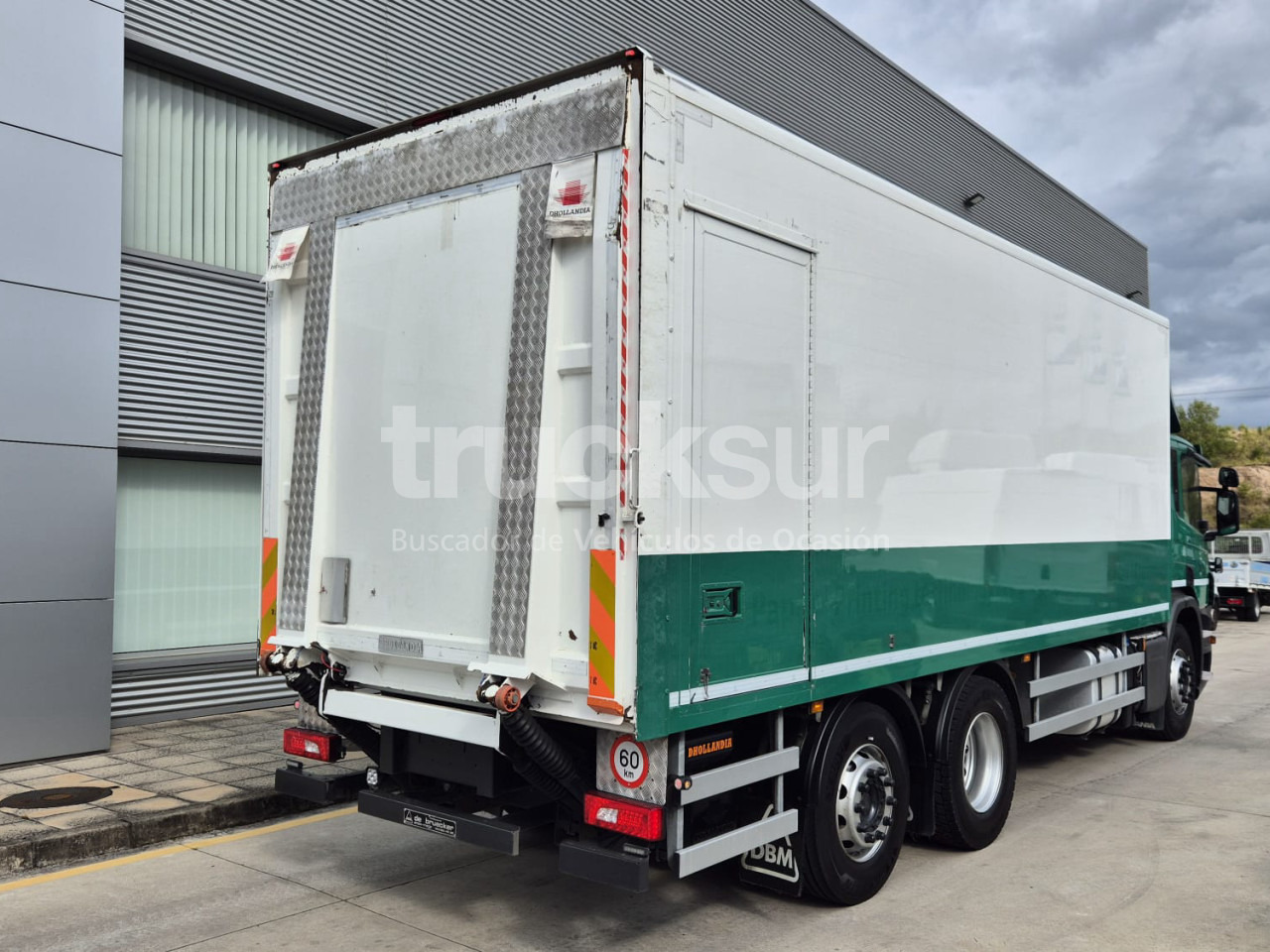 SCANIA P320.26 ejes 6x2*4 - Kravas automašīna ar slēgto virsbūvi: foto 4 SCANIA P320.26 ejes 6x2*4 - Kravas automašīna ar slēgto virsbūvi: foto 4