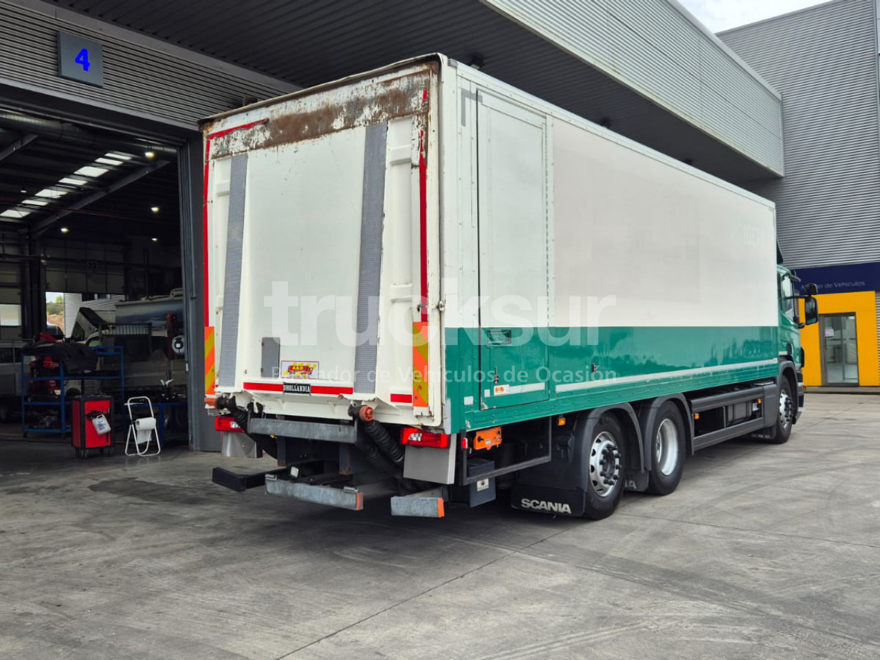 SCANIA P320.26 ejes 6x2*4 - Kravas automašīna ar tentu: foto 3 SCANIA P320.26 ejes 6x2*4 - Kravas automašīna ar tentu: foto 3
