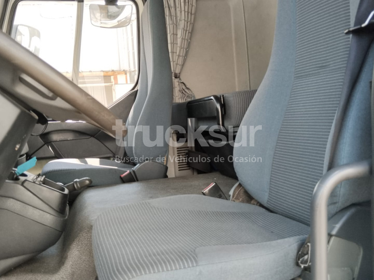 VOLVO FL290 - Kravas automašīna refrižerators: foto 3 VOLVO FL290 - Kravas automašīna refrižerators: foto 3