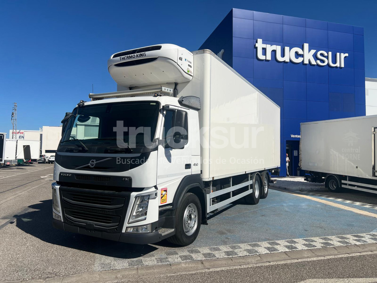 VOLVO FM450 ejes 6x2*4 - Kravas automašīna refrižerators: foto 1 VOLVO FM450 ejes 6x2*4 - Kravas automašīna refrižerators: foto 1