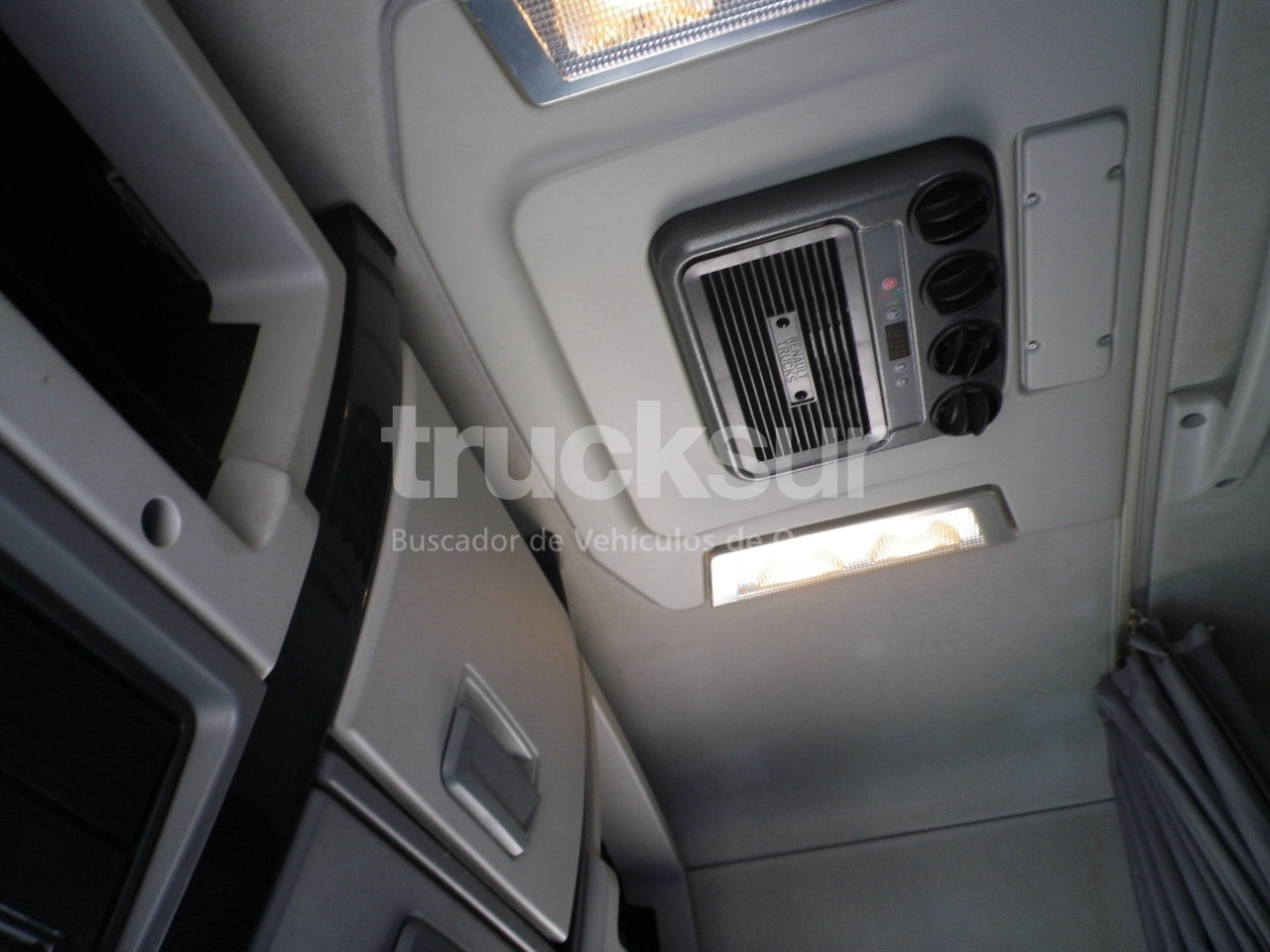 Vilcējs RENAULT T440 SLEEPER CAB: foto 9