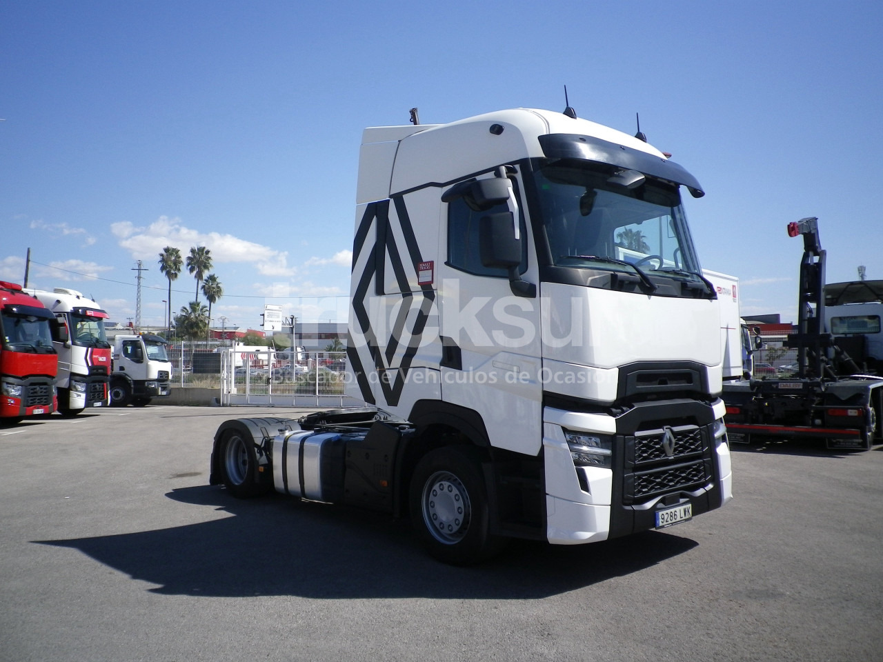 RENAULT T520 HIGH SLEEPER CAB LOW - Vilcējs: foto 3 RENAULT T520 HIGH SLEEPER CAB LOW - Vilcējs: foto 3