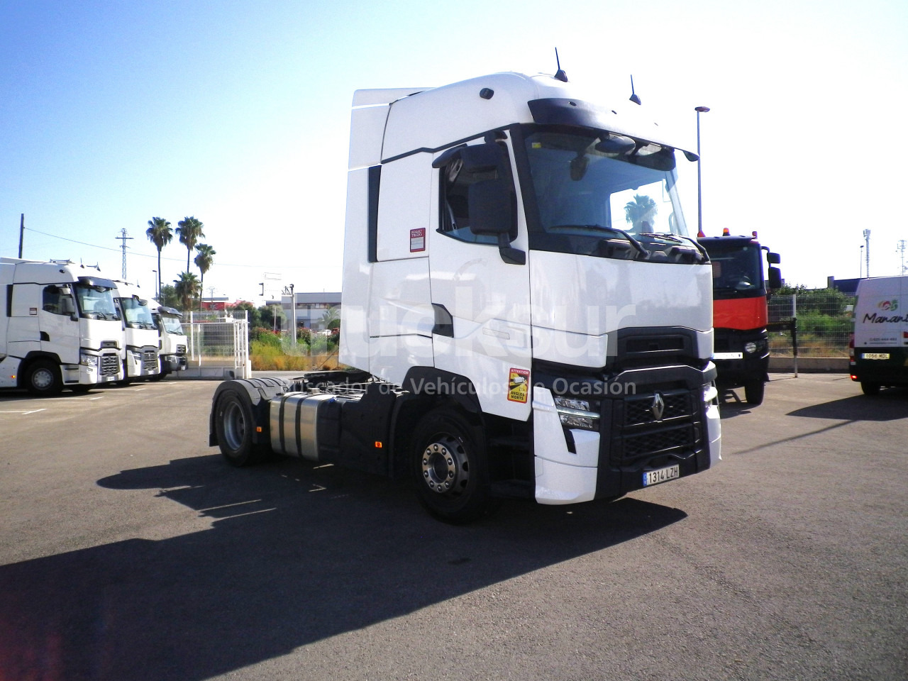 RENAULT T520 HIGH SLEEPER CAB - Vilcējs: foto 3 RENAULT T520 HIGH SLEEPER CAB - Vilcējs: foto 3