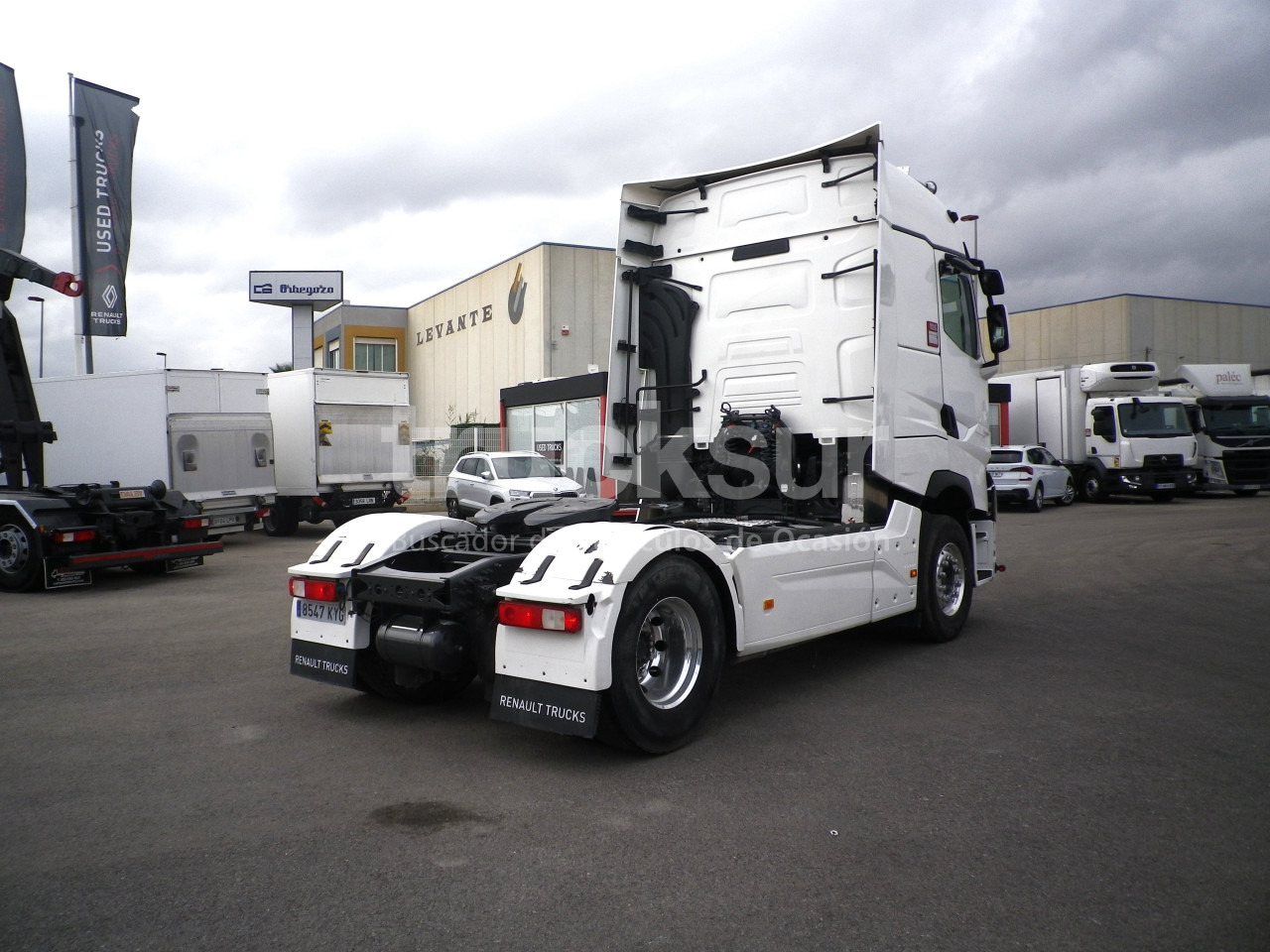 RENAULT T520 HIGH SLEEPER CAB - Vilcējs: foto 4 RENAULT T520 HIGH SLEEPER CAB - Vilcējs: foto 4