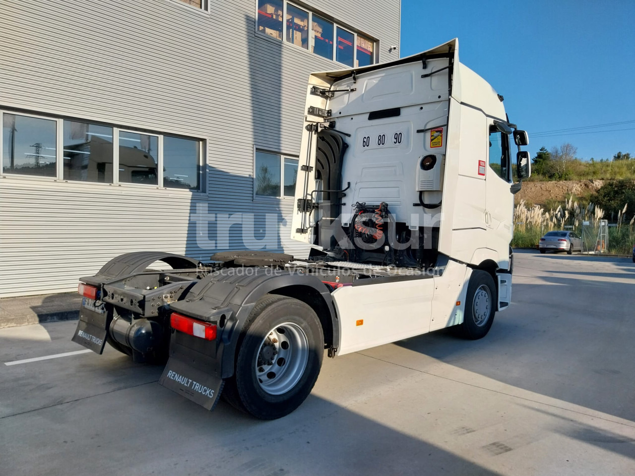 RENAULT T520 HIGH SLEEPER CAB - Vilcējs: foto 5 RENAULT T520 HIGH SLEEPER CAB - Vilcējs: foto 5