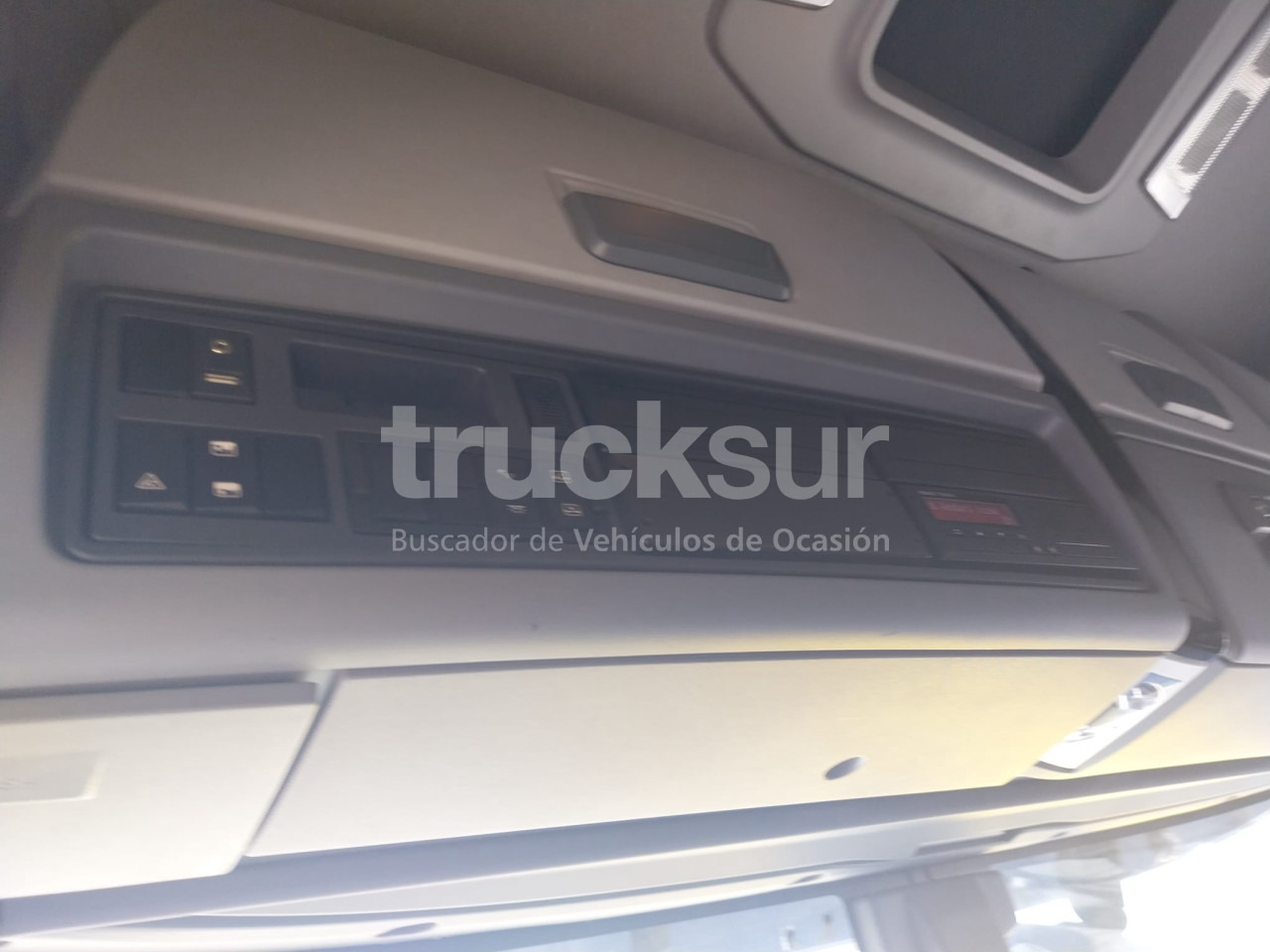 Vilcējs RENAULT T520 SLEEPER CAB: foto 23 Vilcējs RENAULT T520 SLEEPER CAB: foto 23